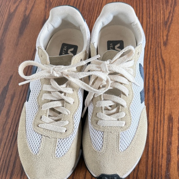 Veja Women’s White and Beige Sneakers - Picture 3 of 5